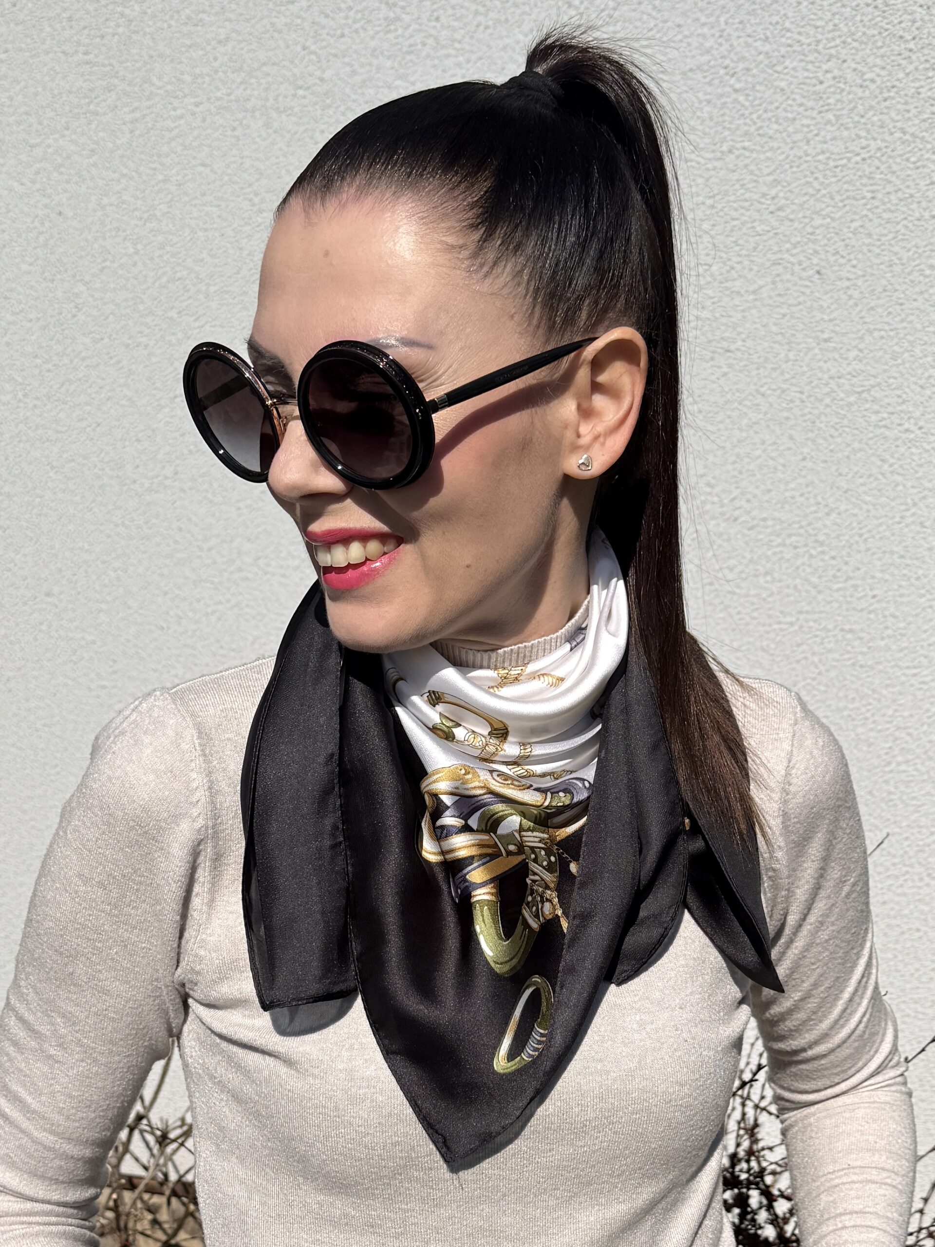 Dámska šatka Caila čierna